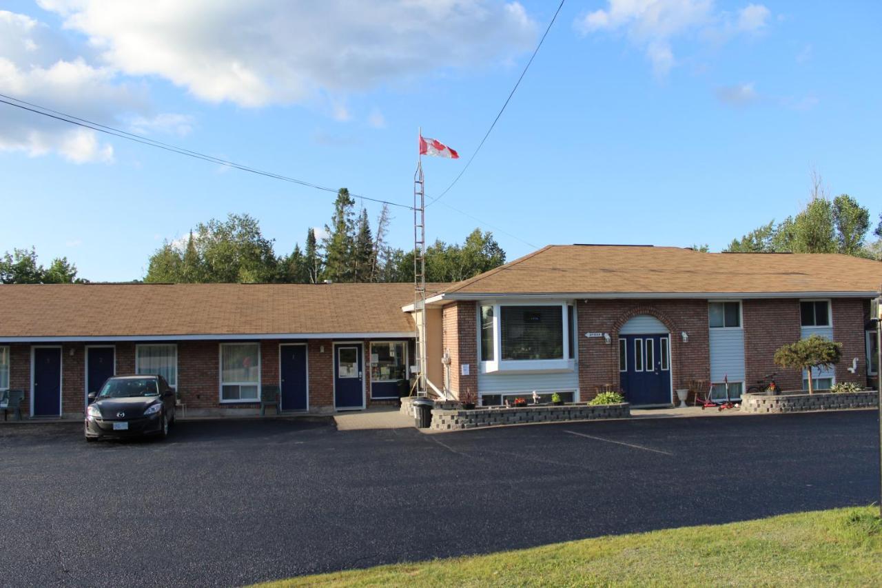 Two Rivers Motel Mattawa Exterior foto