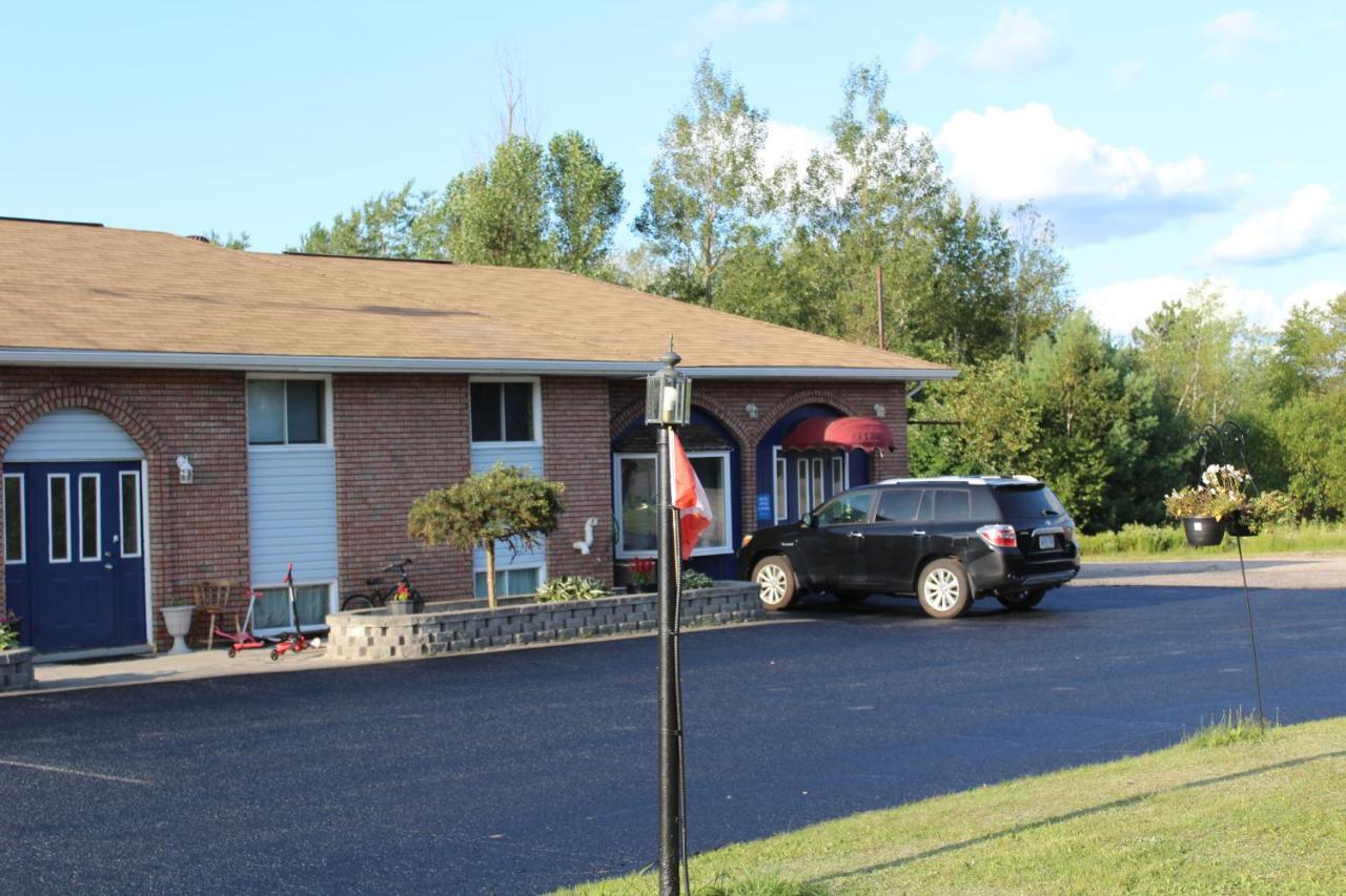 Two Rivers Motel Mattawa Exterior foto