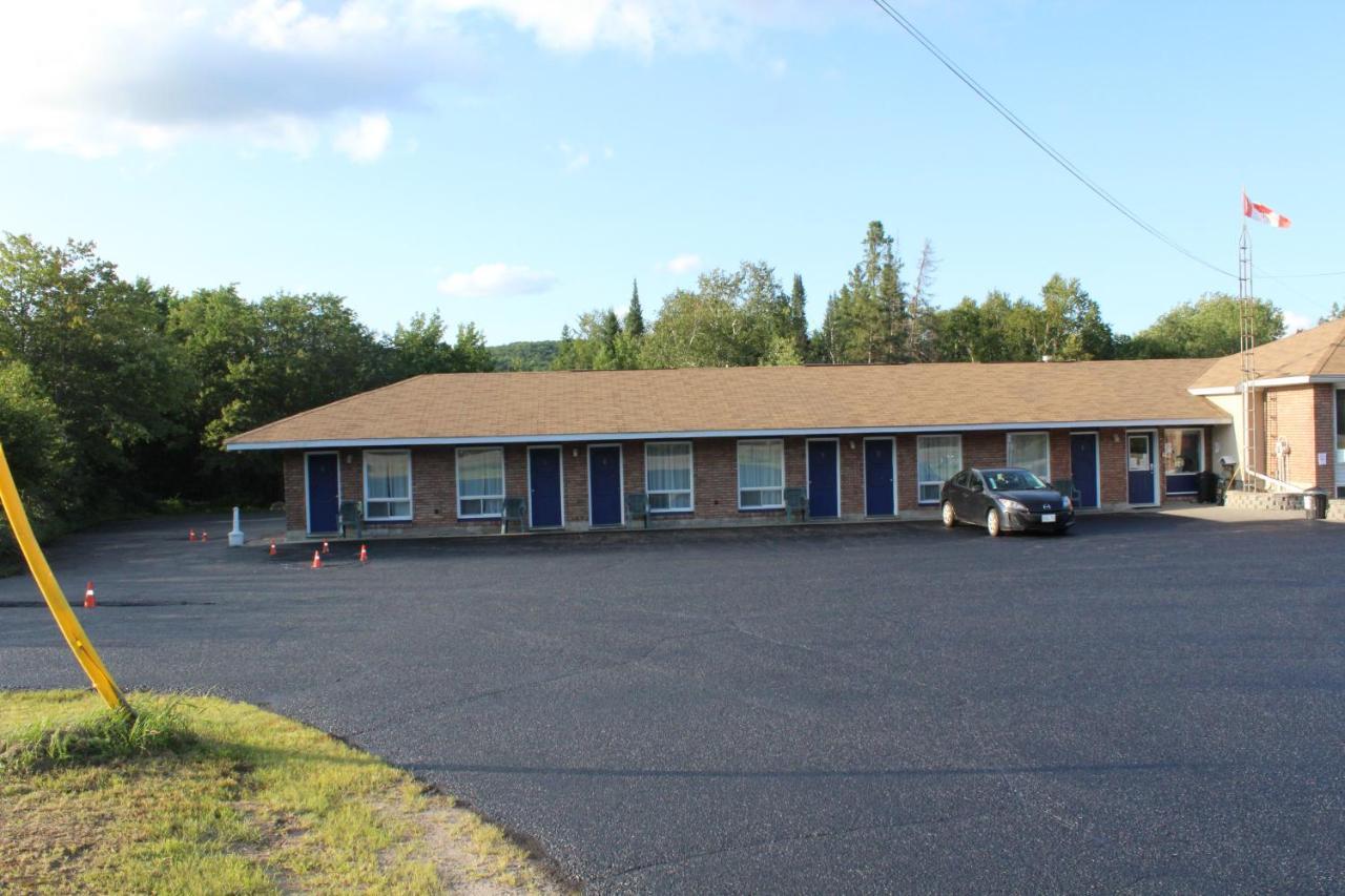 Two Rivers Motel Mattawa Exterior foto